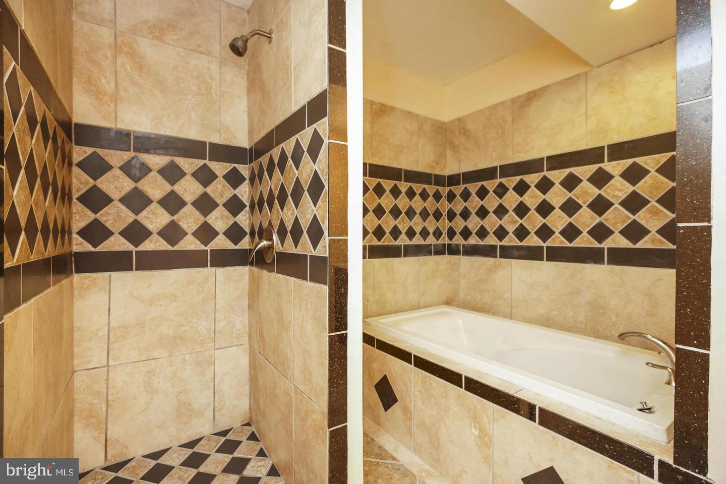 HOLLY HILL FARM - Residential Lease