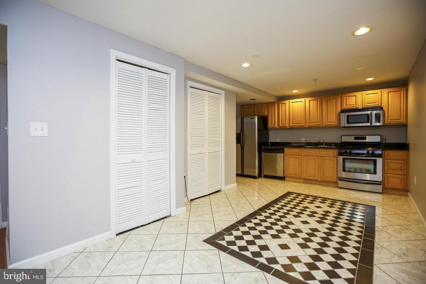 HOLLY HILL FARM - Residential Lease