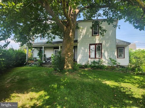 Photo of 1545 S Colebrook Road, MANHEIM, PA 17545 (MLS # PALA2075316)