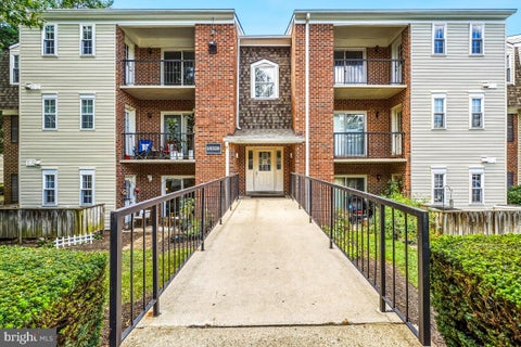 Condo For Sale - 18328 Streamside Drive #301<br/> GAITHERSBURG, MD 20879