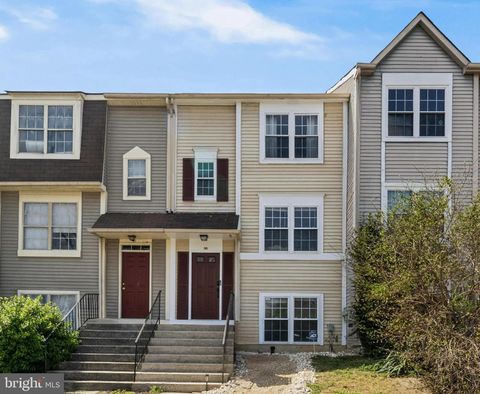 Townhouse For Sale - 35 Dove Tree Court<br/> INDIAN HEAD, MD 20640