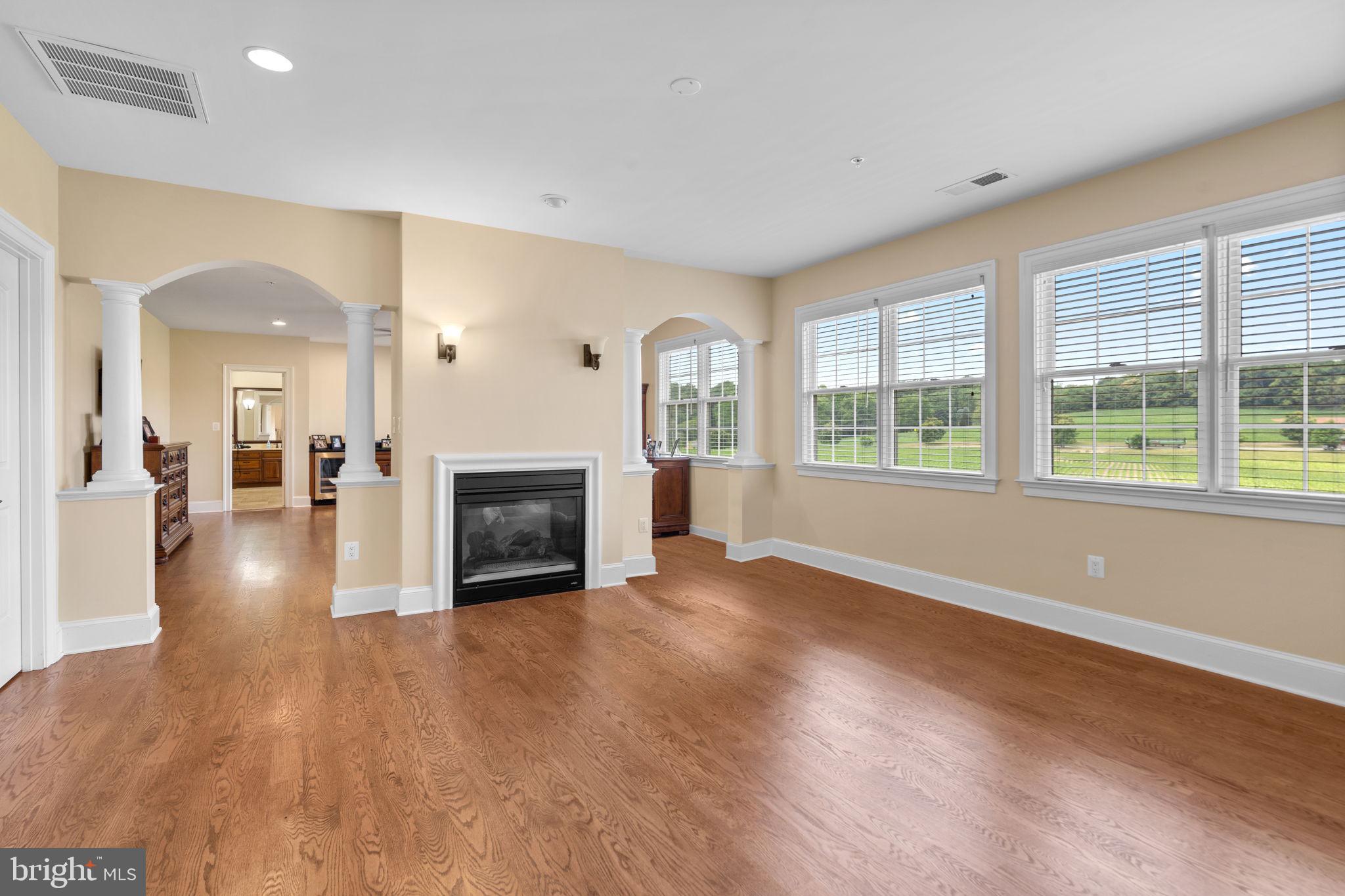 LAYTONSVILLE OUTSIDE - Residential