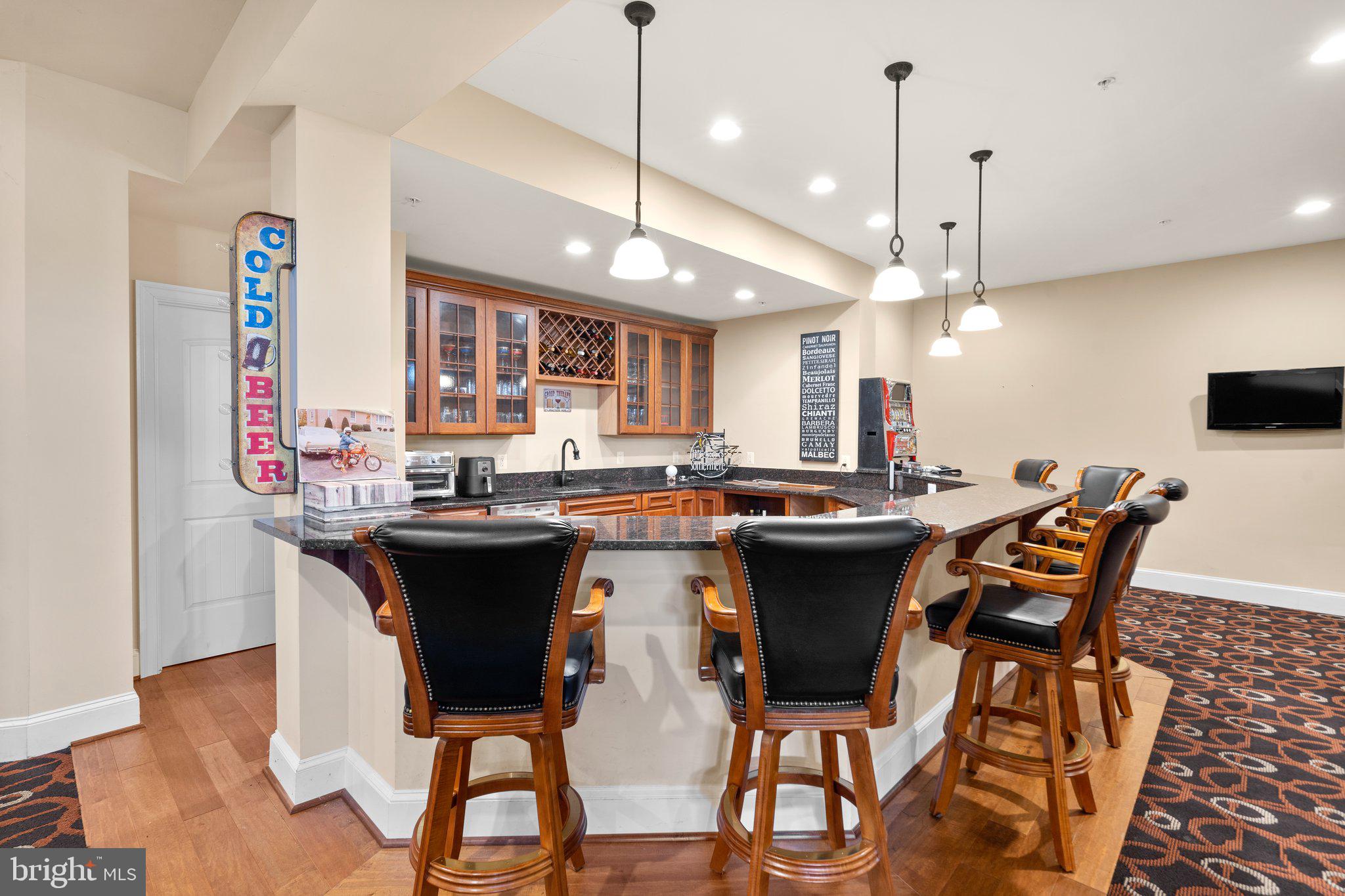 LAYTONSVILLE OUTSIDE - Residential