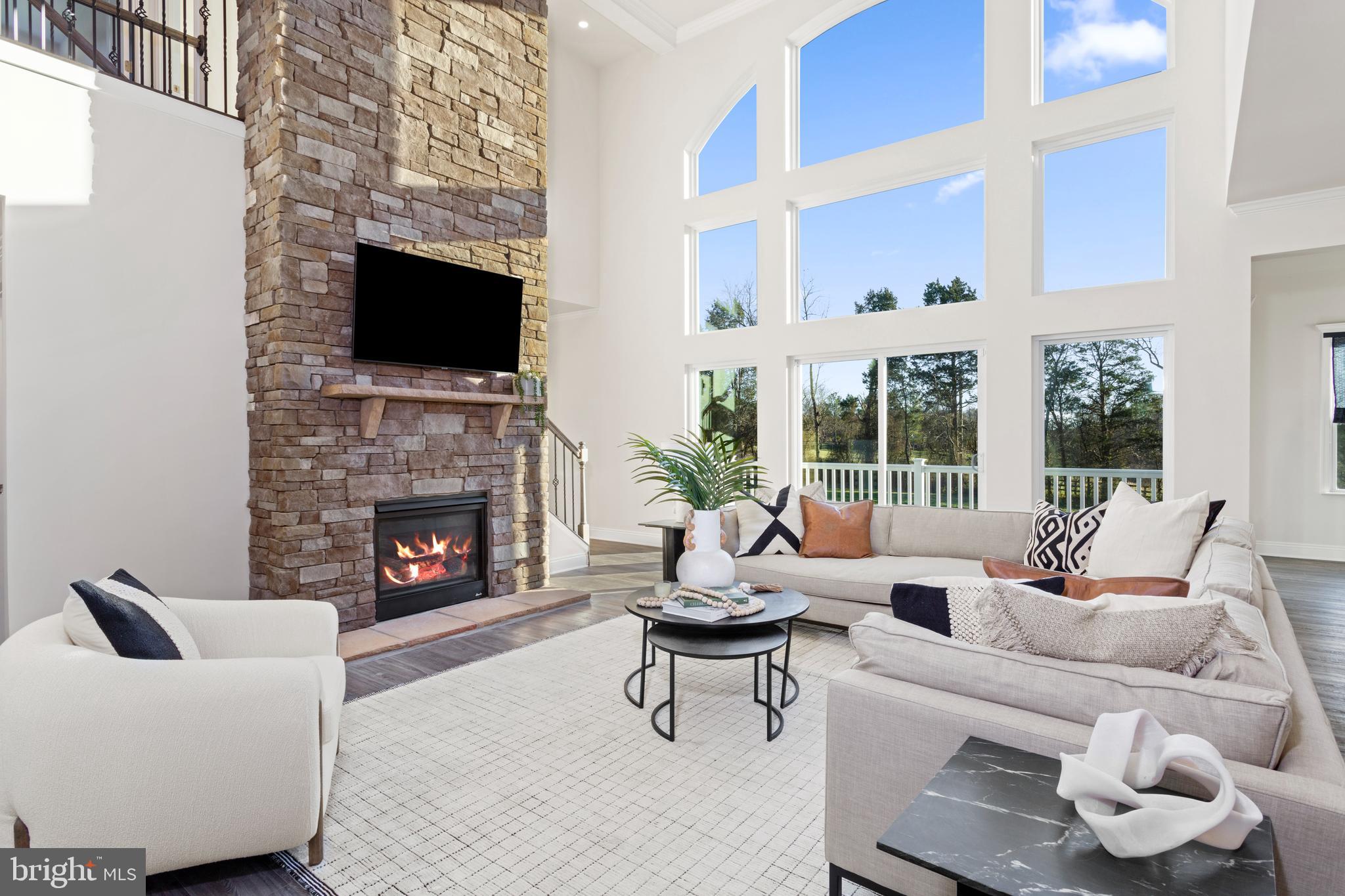 121 LILLIAN COURT