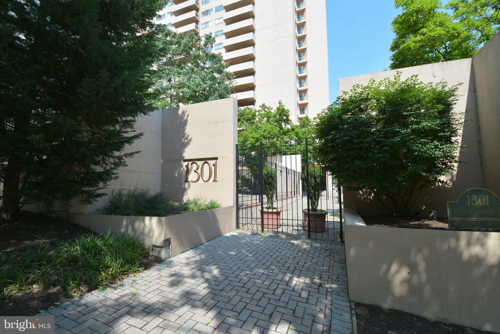 1301 COURTHOUSE ROAD N 1512