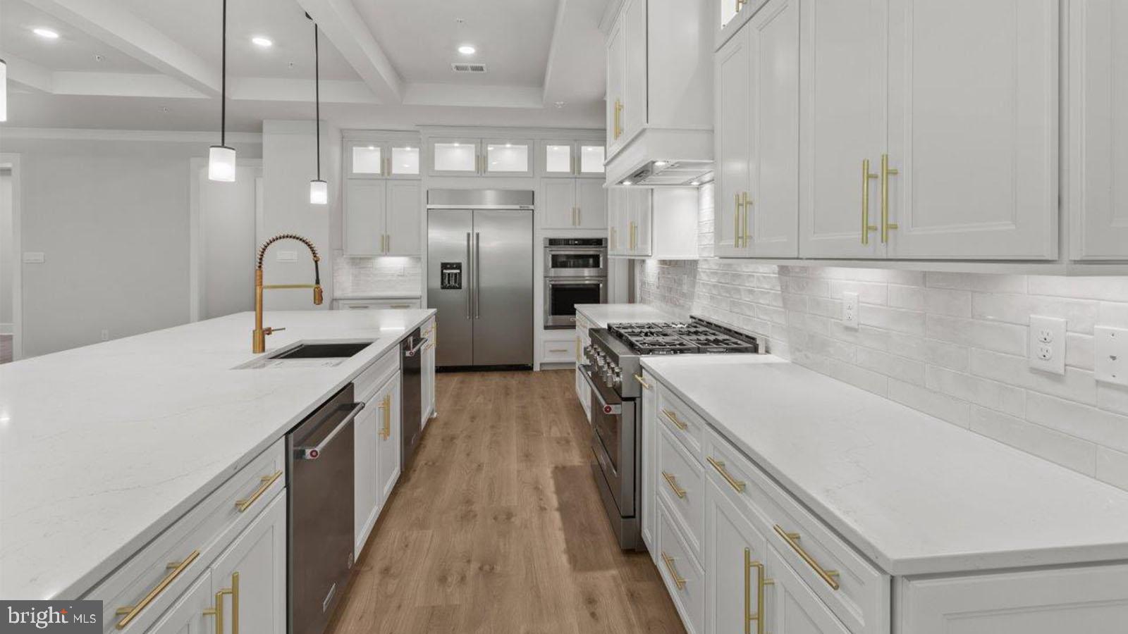 STILLVIEW ACRES - Residential