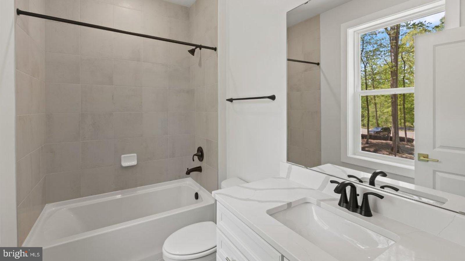 STILLVIEW ACRES - Residential