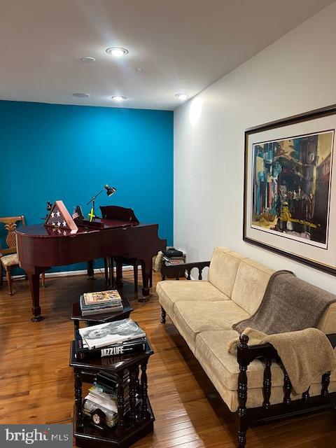 GOVERNORS GRANT - Residential