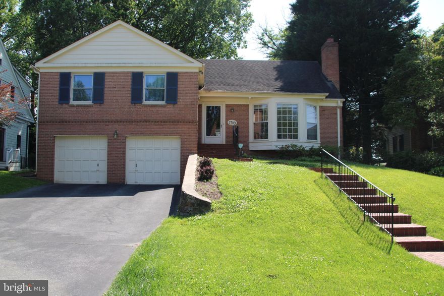 JUST LISTED: Well built, very nice naturally bright, warm & inviting split level home in sought-after Bradley Hills. Wholly renovated house including kitchen, bathrooms, floors, rooms, etc. Freshly painted 5BR/4ba w/ finished walk out basement. HW floors. Open living space, hardwood floors, a stunning wood fireplace, and roomy bedrooms with spacious closets. Bright kitchen with spacious cabinets, granite countertop, gas stove, and stainless steel appliances. Two car garage with lots of off-street parking. Large-size deck open to a green and private backyard. Ideally located on a small private cul de sac , very close to downtown Bethesda & all within an enviable close commuting distance to downtown DC. Whitman schools, highly desirable neighborhood. Over 1/4 acre lot. Excellent location and 10 minutes walks to downtown Bethesda. Very close to NIH, DC, Northern Virginia, as well as prestigious Maryland public schools. 

No pets and absolutely no smoking.

Application fee is $50 per adult
GOOD CREDIT! 
1.50 Security Deposit
NO PETS
2 year lease strongly preferred!