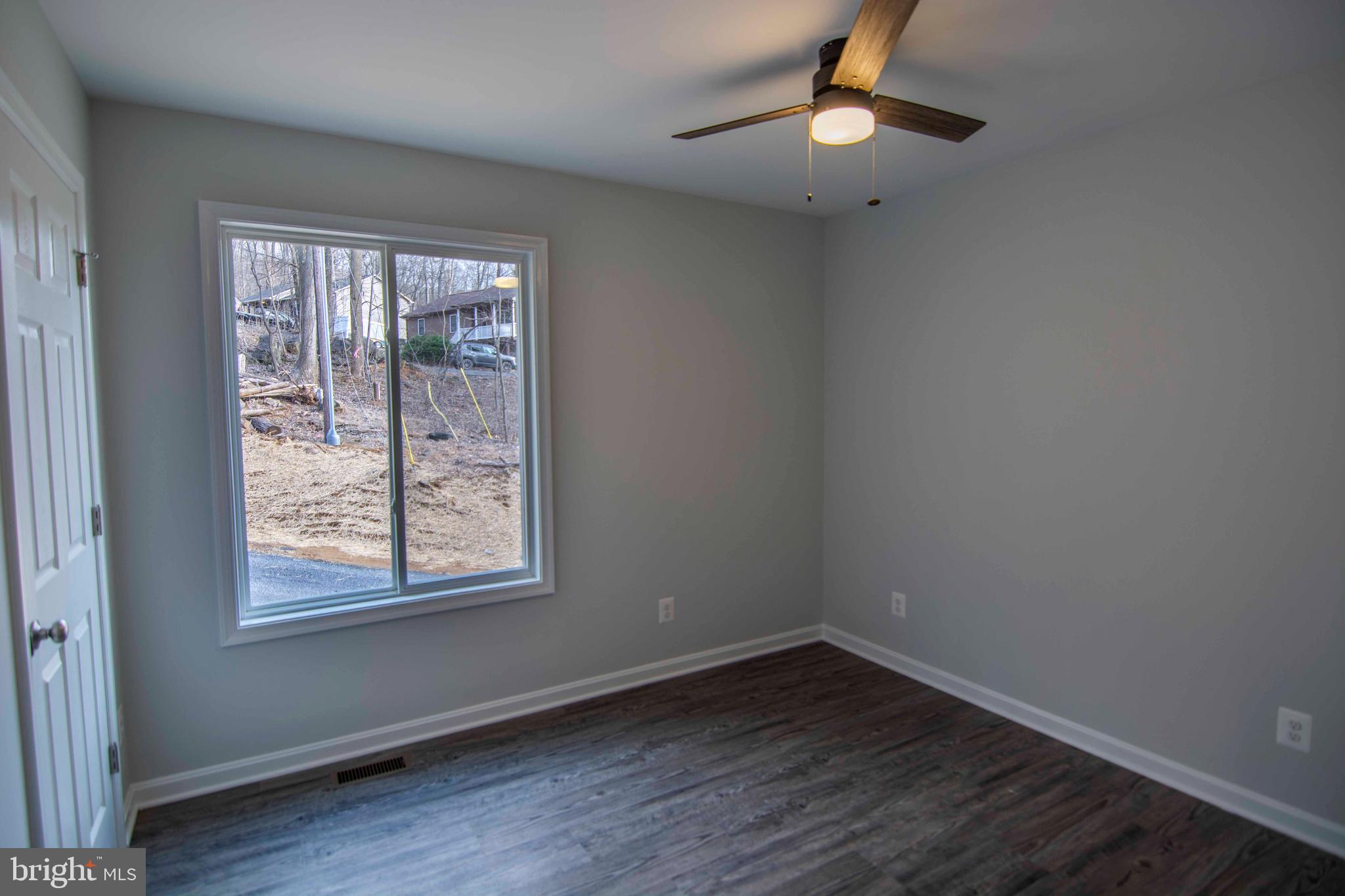 SHEN SHORES - Residential