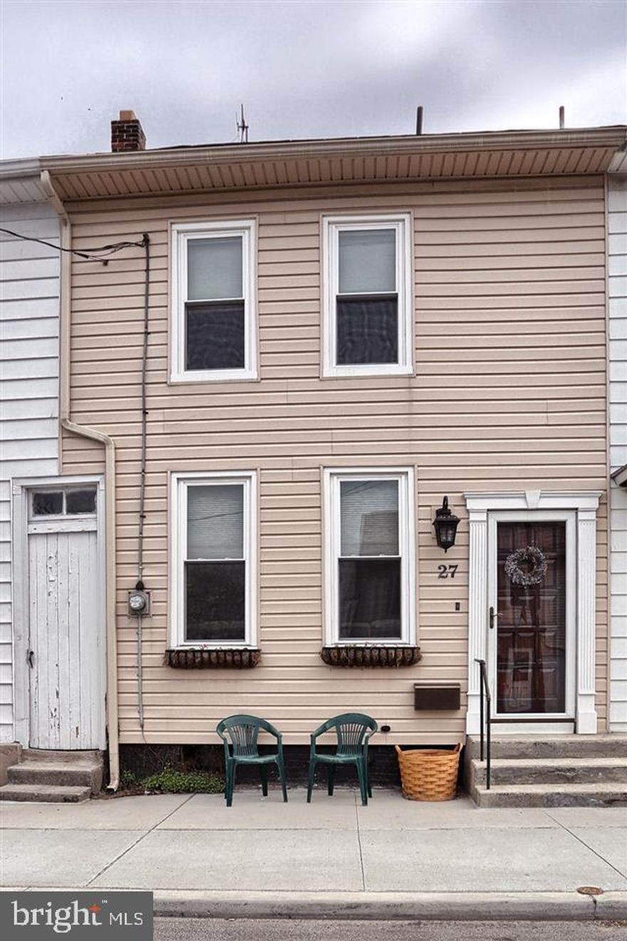 Welcome to this well maintained, move-in ready, affordable home in the heart of Mechanicsburg. Main level includes updated laminate flooring in LR & DR, & Lg eat-in Kit w/ ceramic.  Many improvements recently made including New Windows. Level, fenced back yard, patio & 1 car garage. Home Warranty Included for buyer "Peace of Mind".