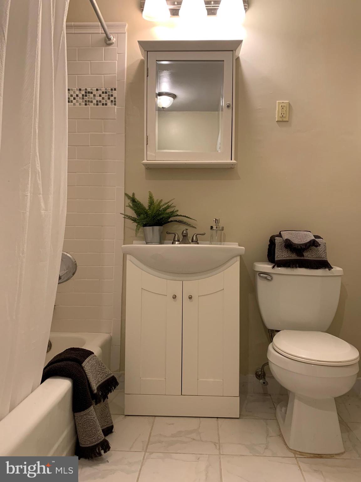 RITTENHOUSE SQUARE - Residential Lease