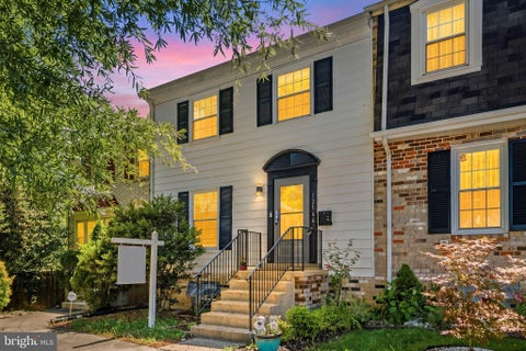 Photo of 12766 Captains Cove, WOODBRIDGE, VA 22192 (MLS # VAPW2117024)