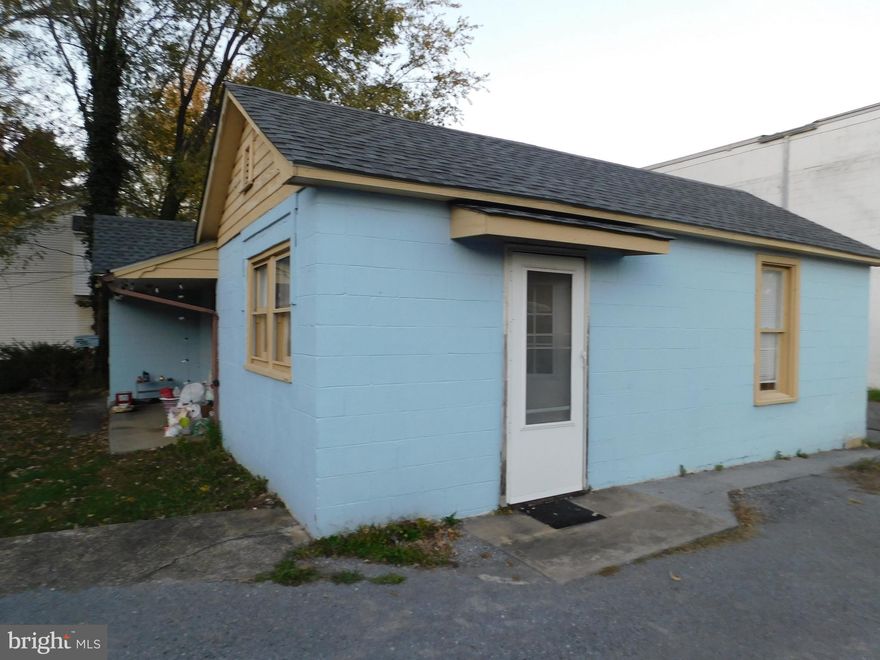 2 bedroom, 1 bath cottage near Old Town Winchester.  Hardwood floors, range, refrigerator and dishwasher, off-street parking.  Small pet may be considered.  No smoking.  Tenant pays all utilities.  Year built and square footage are approximated - cottage is part of larger lot. Parking: tenant may park on the right hand side in front of the carport or behind the house.