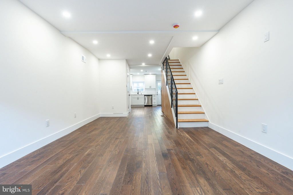 Photo of 1905 S Alder Street, PHILADELPHIA, PA 19148 (MLS # PAPH2547838)