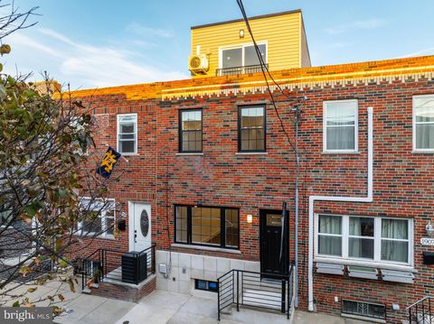 Photo of 1905 S Alder Street, PHILADELPHIA, PA 19148 (MLS # PAPH2547838)