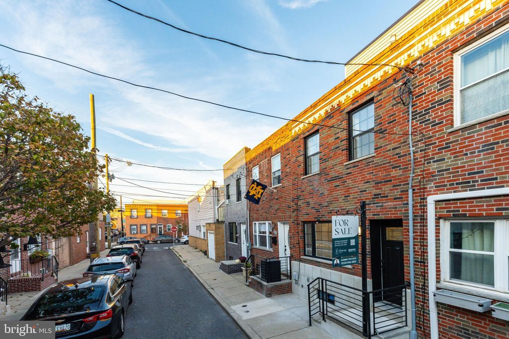 Photo of 1905 S Alder Street, PHILADELPHIA, PA 19148 (MLS # PAPH2547838)