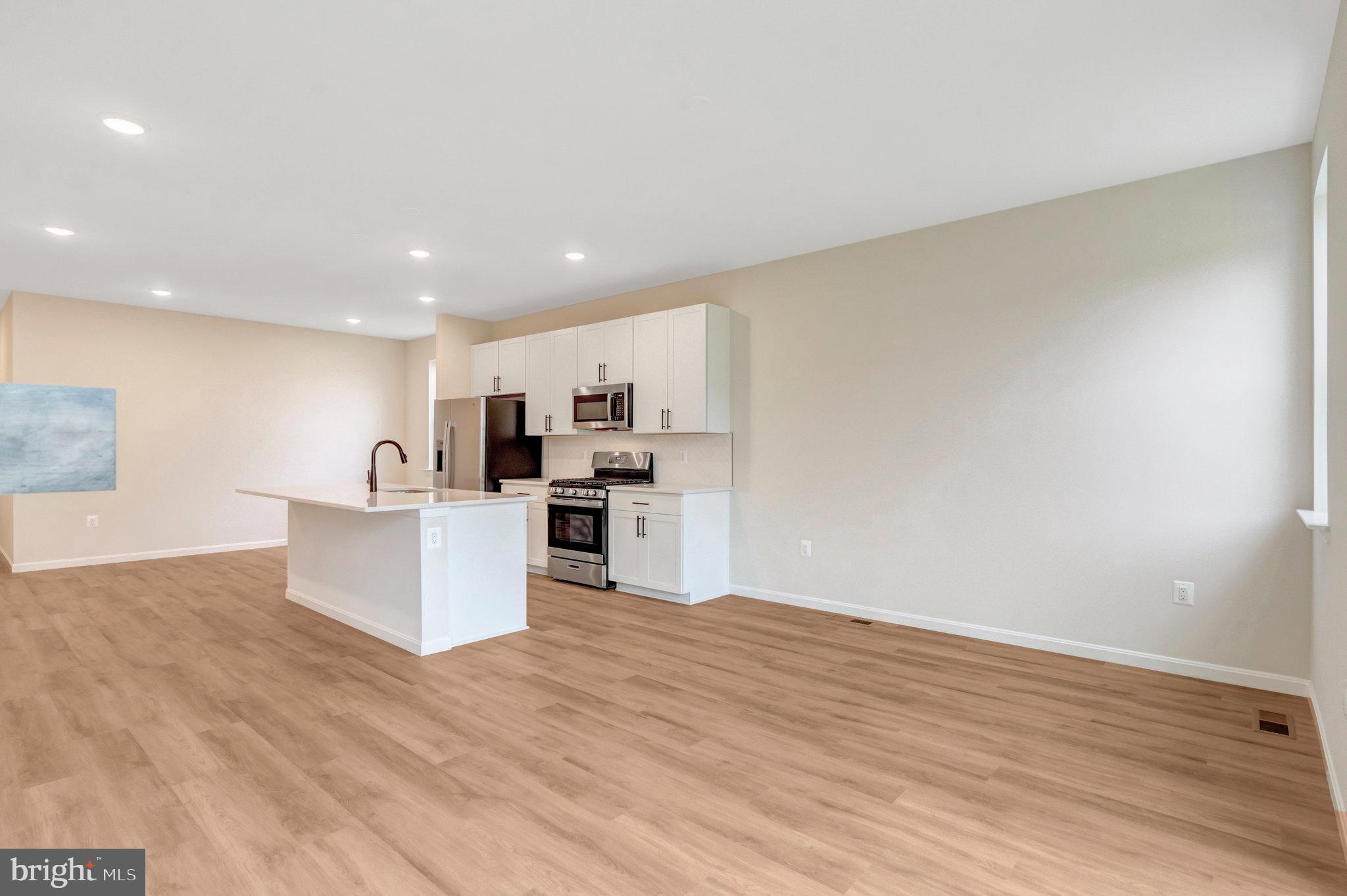 SEASONS AT MIDDLETOWN PLACE - Residential