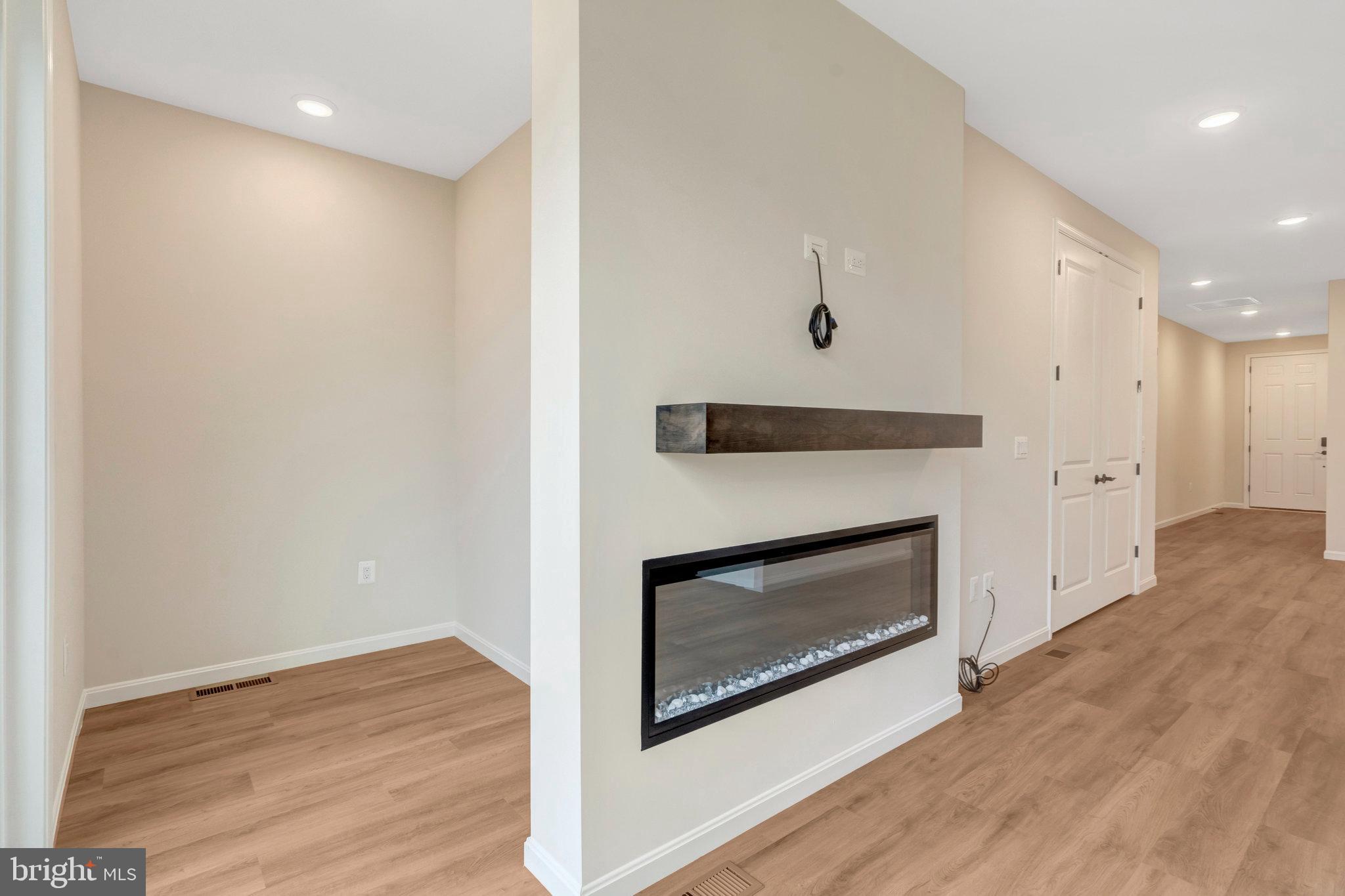 SEASONS AT MIDDLETOWN PLACE - Residential