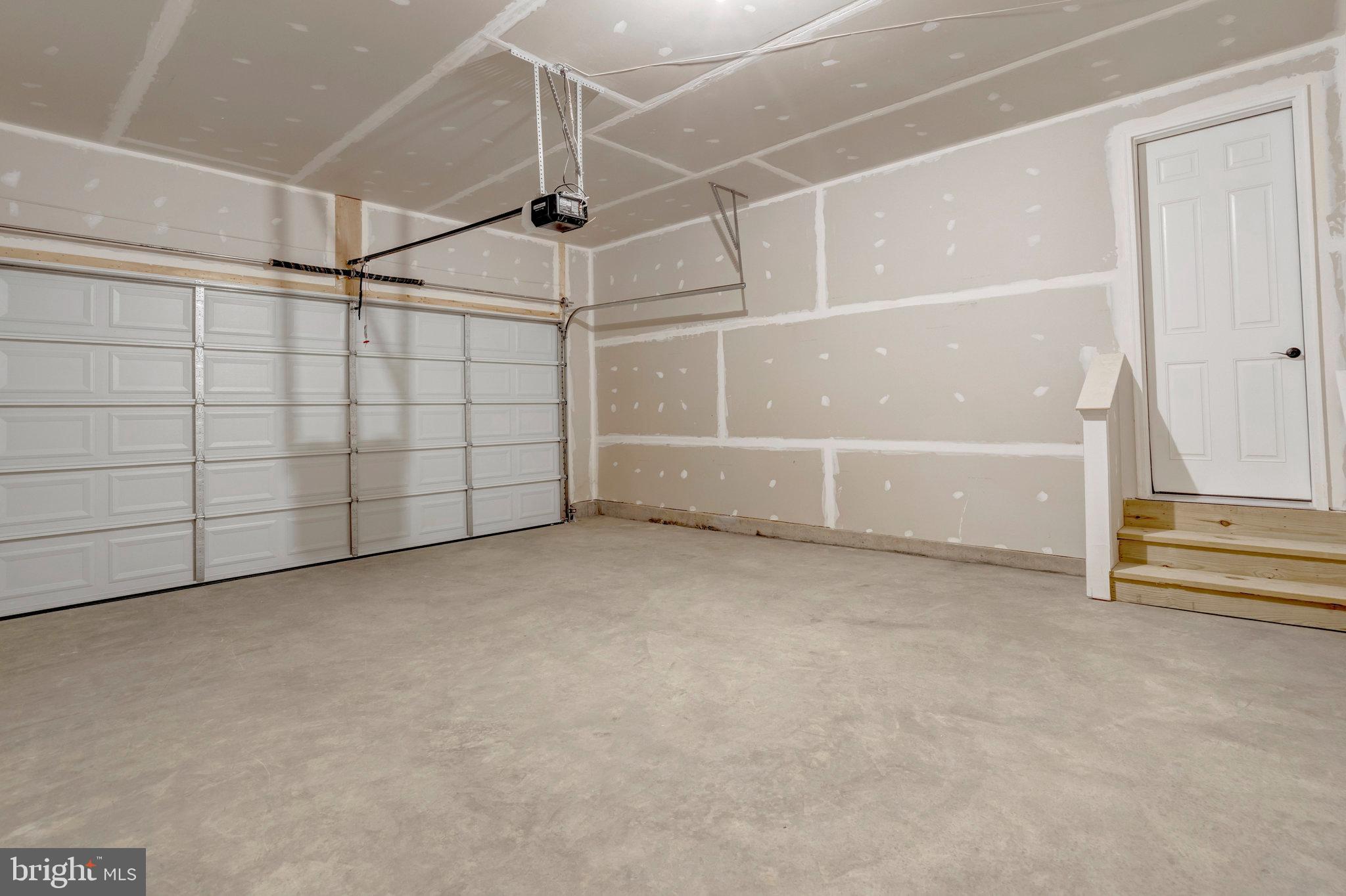 SEASONS AT MIDDLETOWN PLACE - Residential