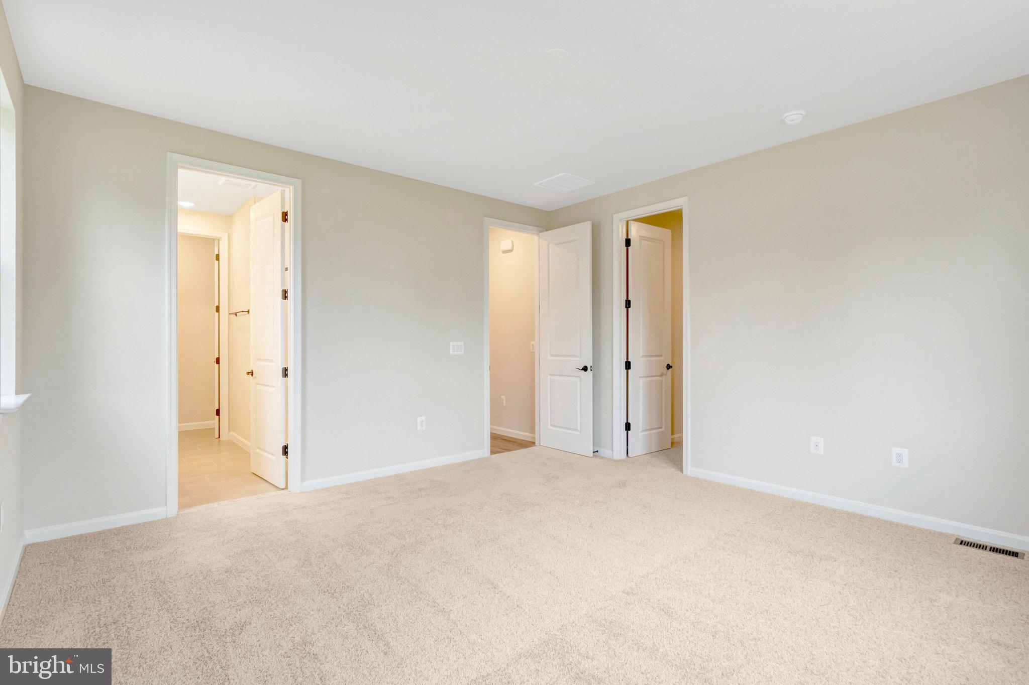 SEASONS AT MIDDLETOWN PLACE - Residential