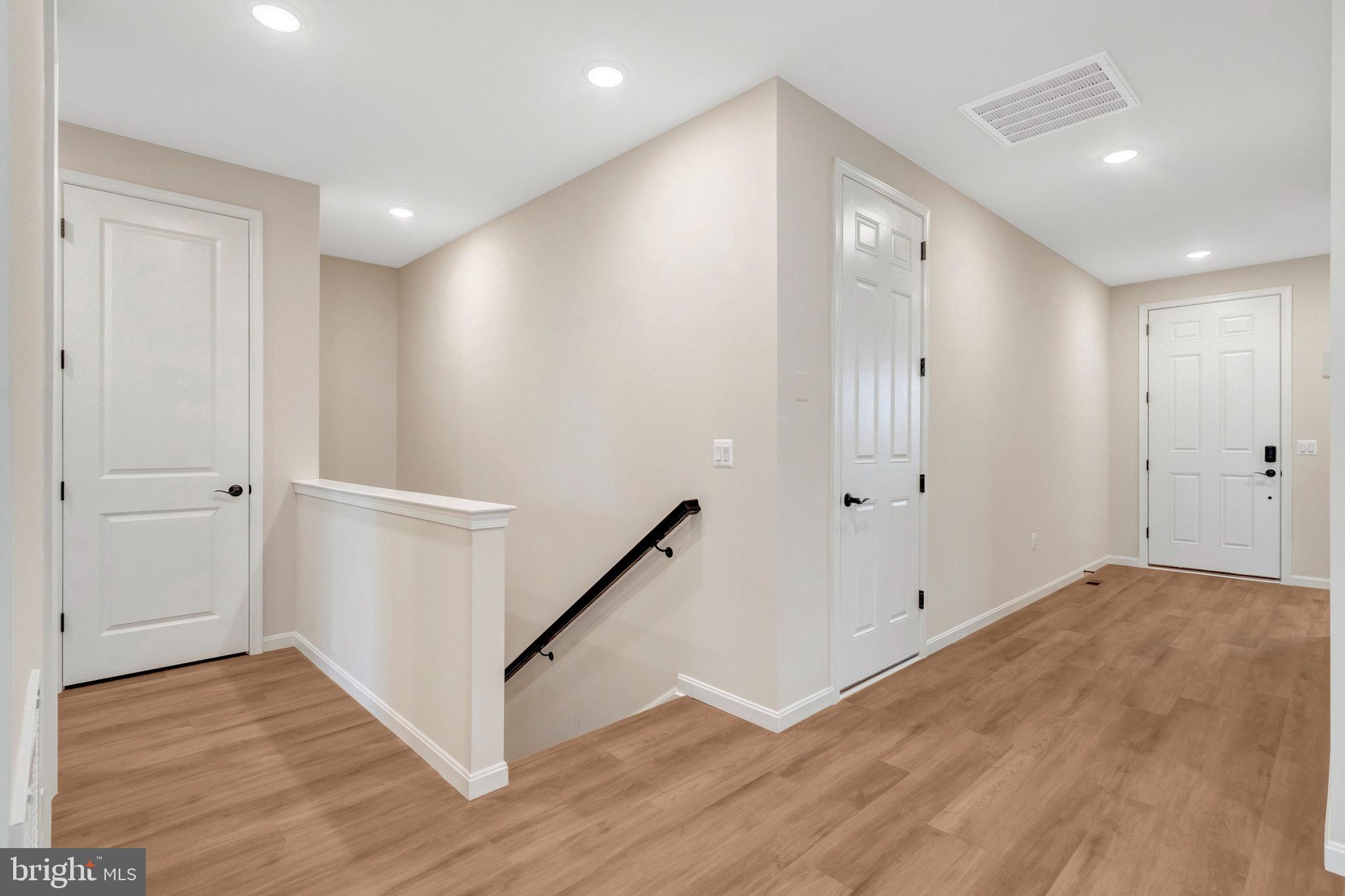 SEASONS AT MIDDLETOWN PLACE - Residential