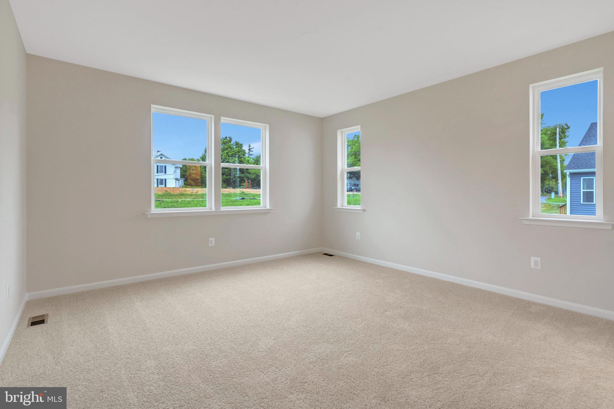 SEASONS AT MIDDLETOWN PLACE - Residential