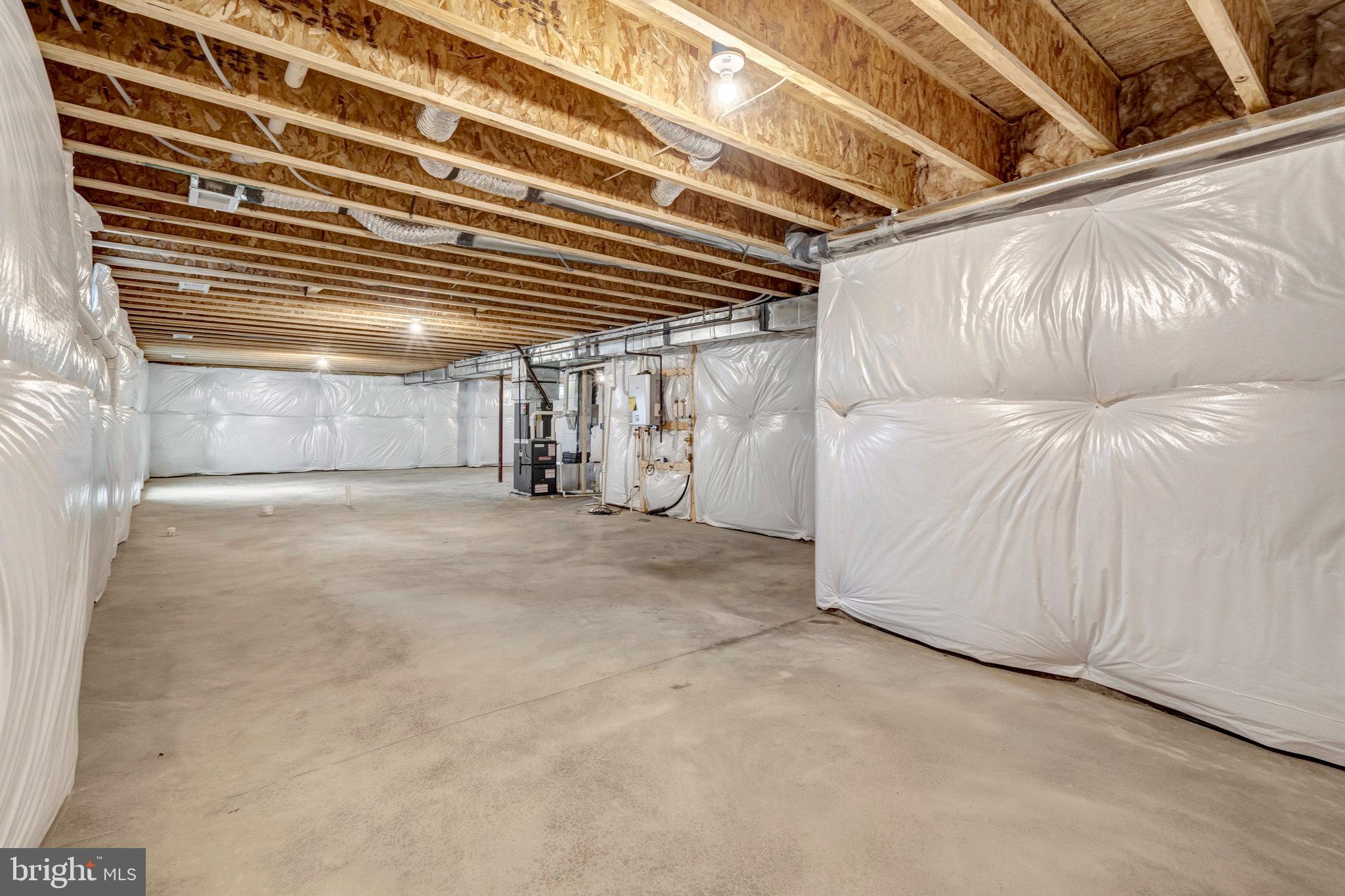 SEASONS AT MIDDLETOWN PLACE - Residential