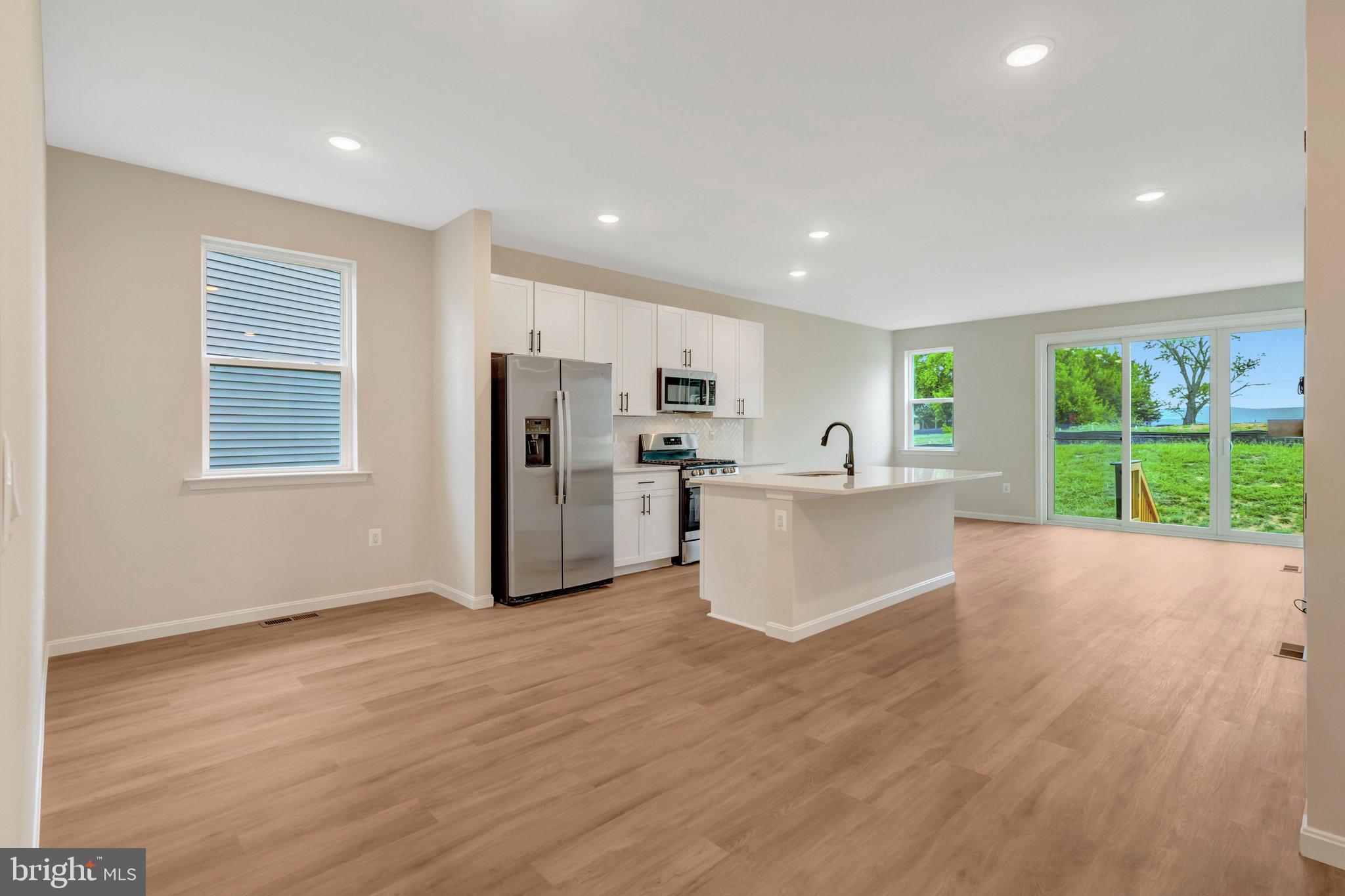 SEASONS AT MIDDLETOWN PLACE - Residential