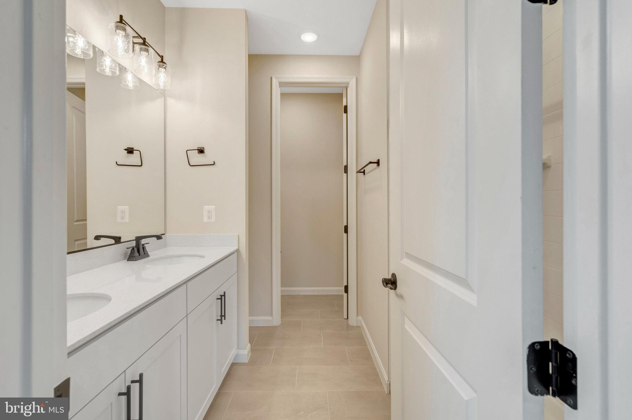 SEASONS AT MIDDLETOWN PLACE - Residential