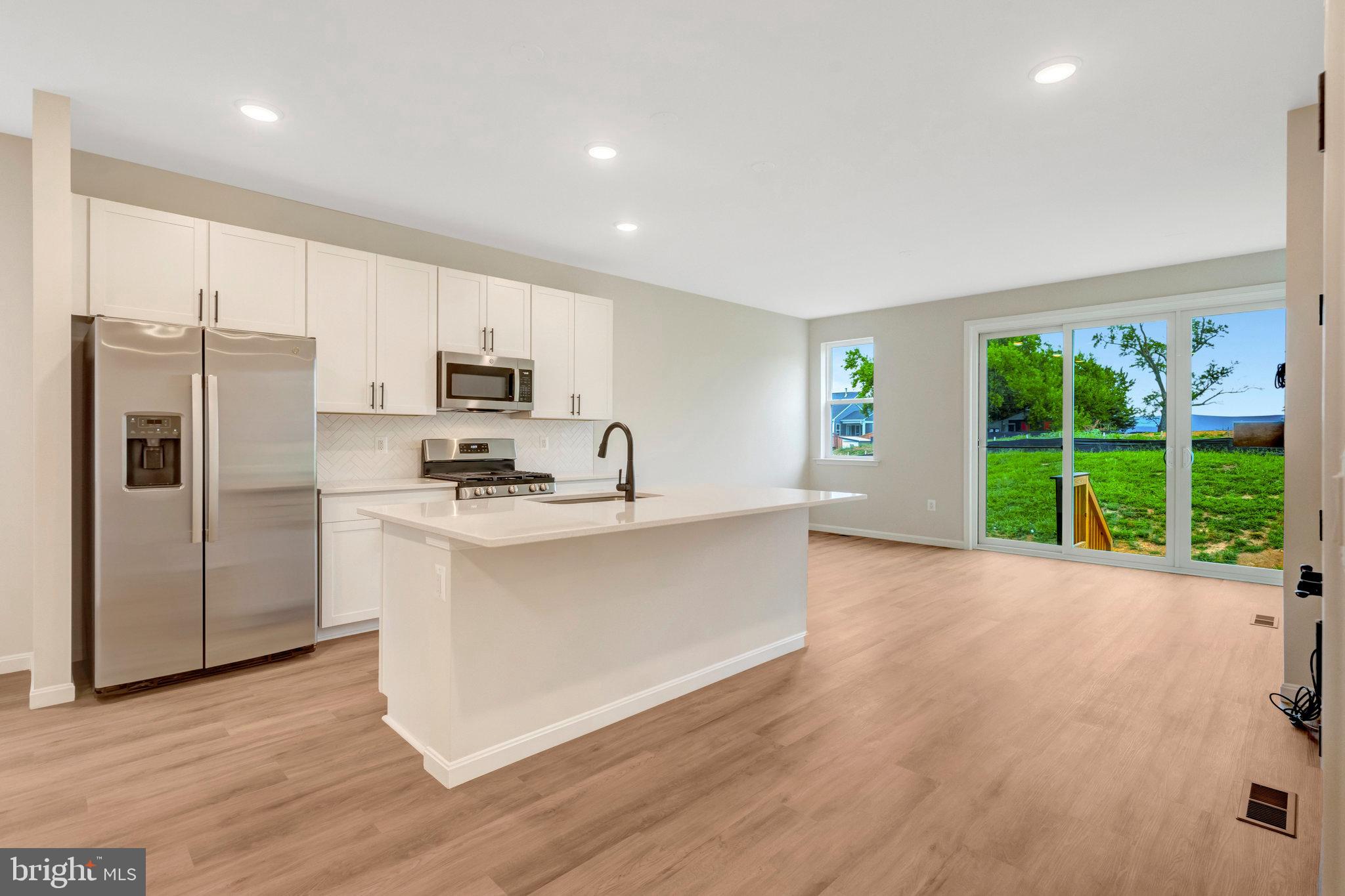 SEASONS AT MIDDLETOWN PLACE - Residential