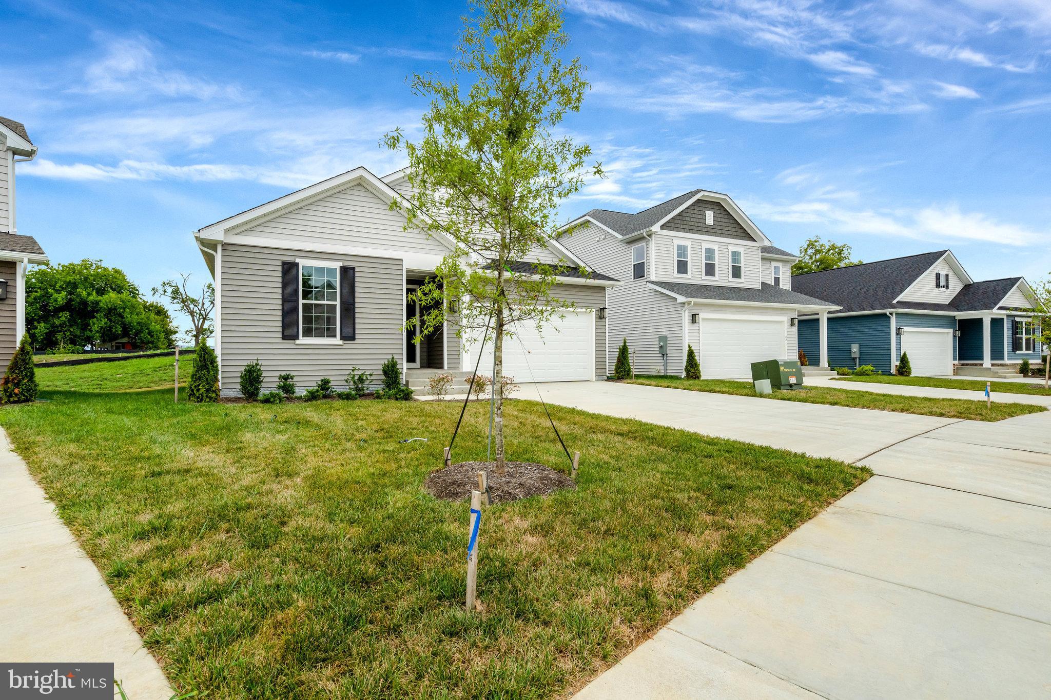 SEASONS AT MIDDLETOWN PLACE - Residential