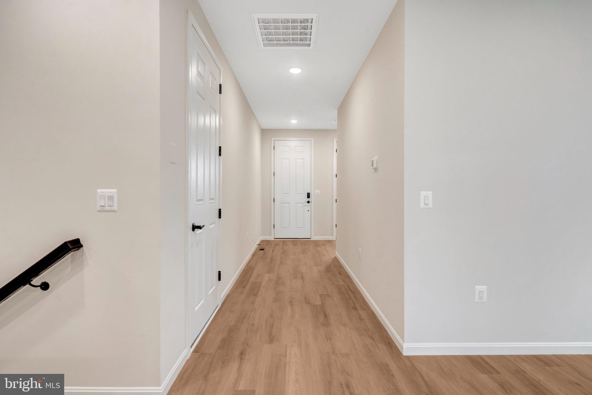 SEASONS AT MIDDLETOWN PLACE - Residential