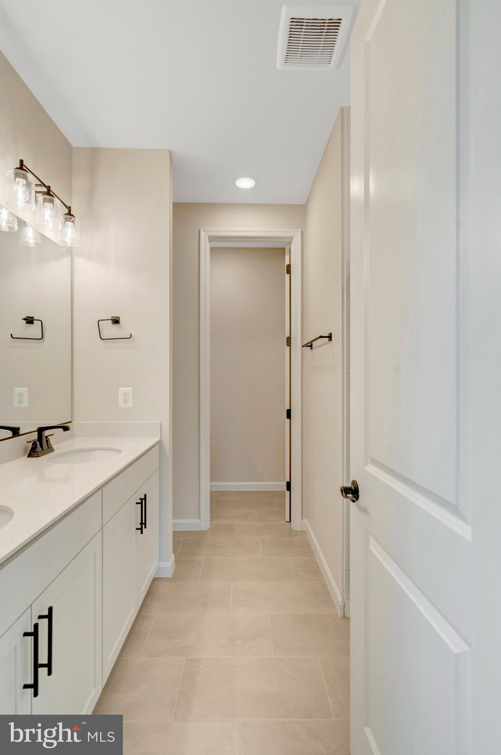 SEASONS AT MIDDLETOWN PLACE - Residential