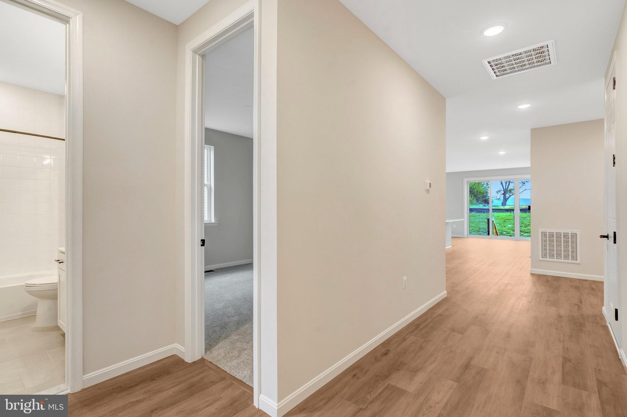 SEASONS AT MIDDLETOWN PLACE - Residential