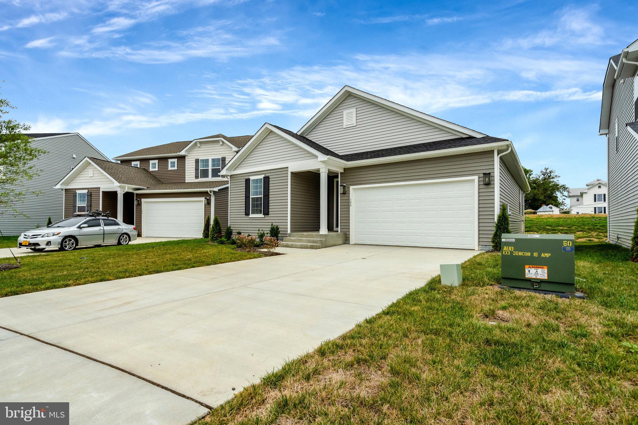 SEASONS AT MIDDLETOWN PLACE - Residential