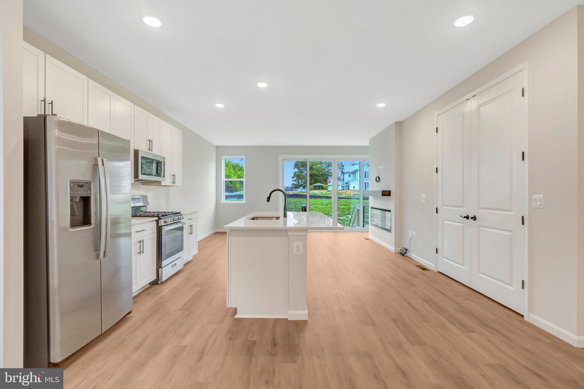 SEASONS AT MIDDLETOWN PLACE - Residential