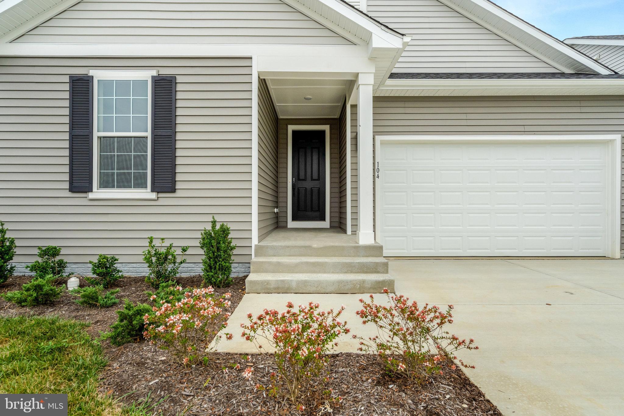 SEASONS AT MIDDLETOWN PLACE - Residential