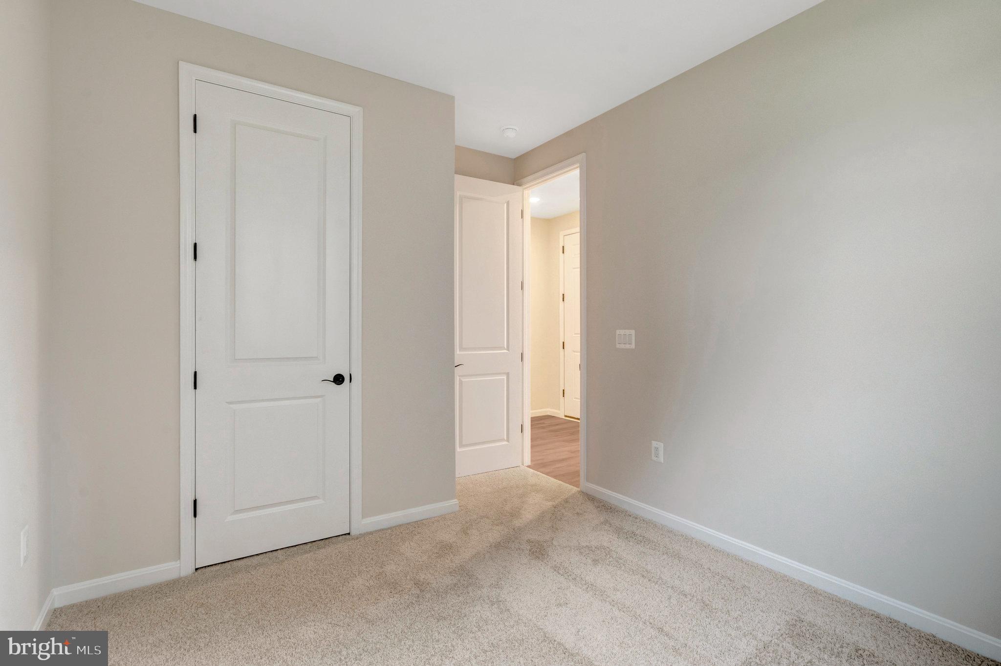 SEASONS AT MIDDLETOWN PLACE - Residential