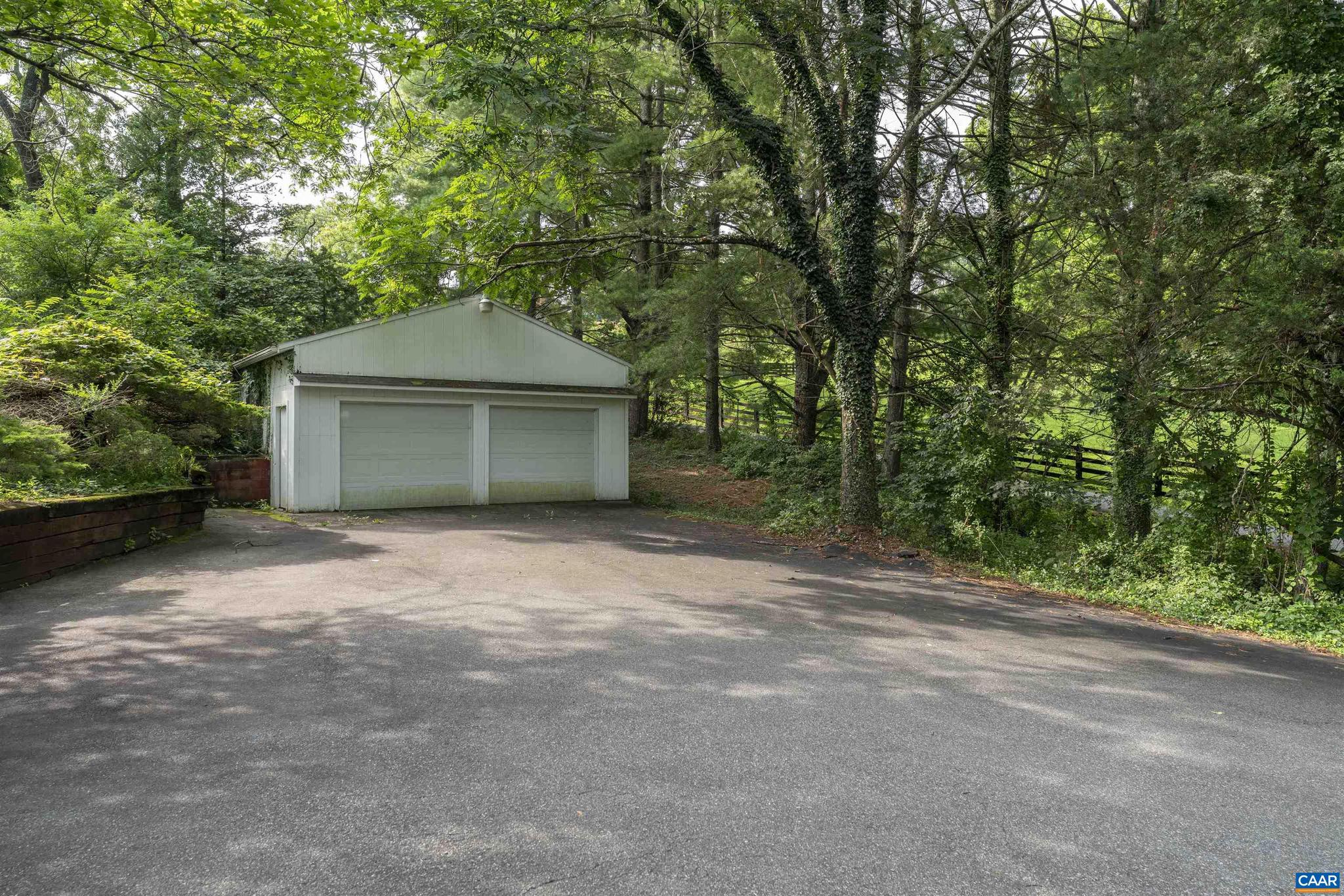1813 STONY POINT RD