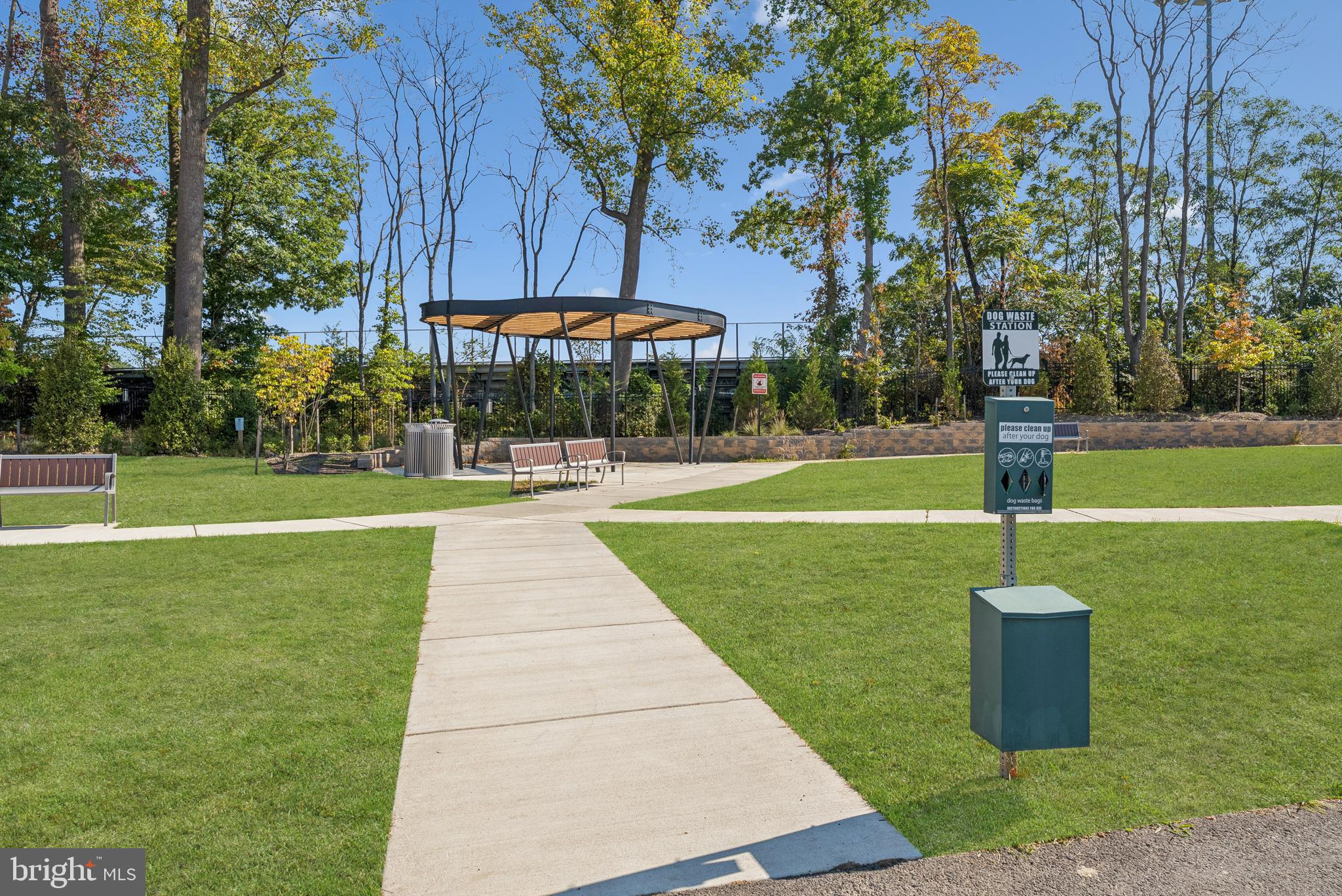 GATEWAY WEST - Residential