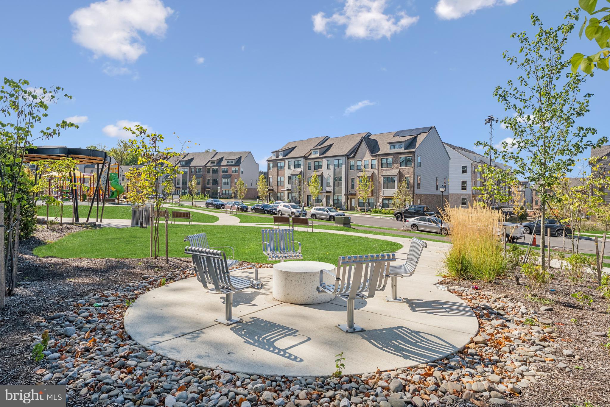 GATEWAY WEST - Residential