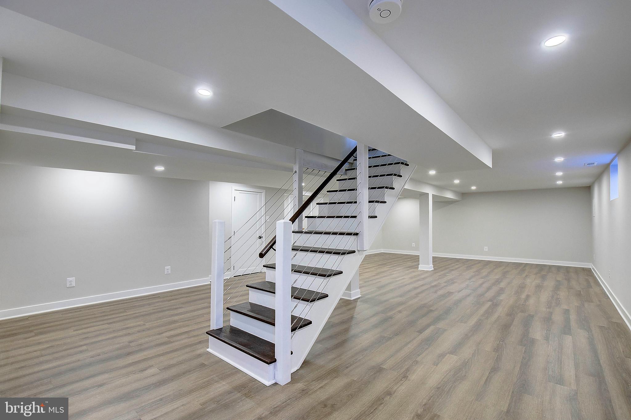 HAMPTON VILLAGE - Residential