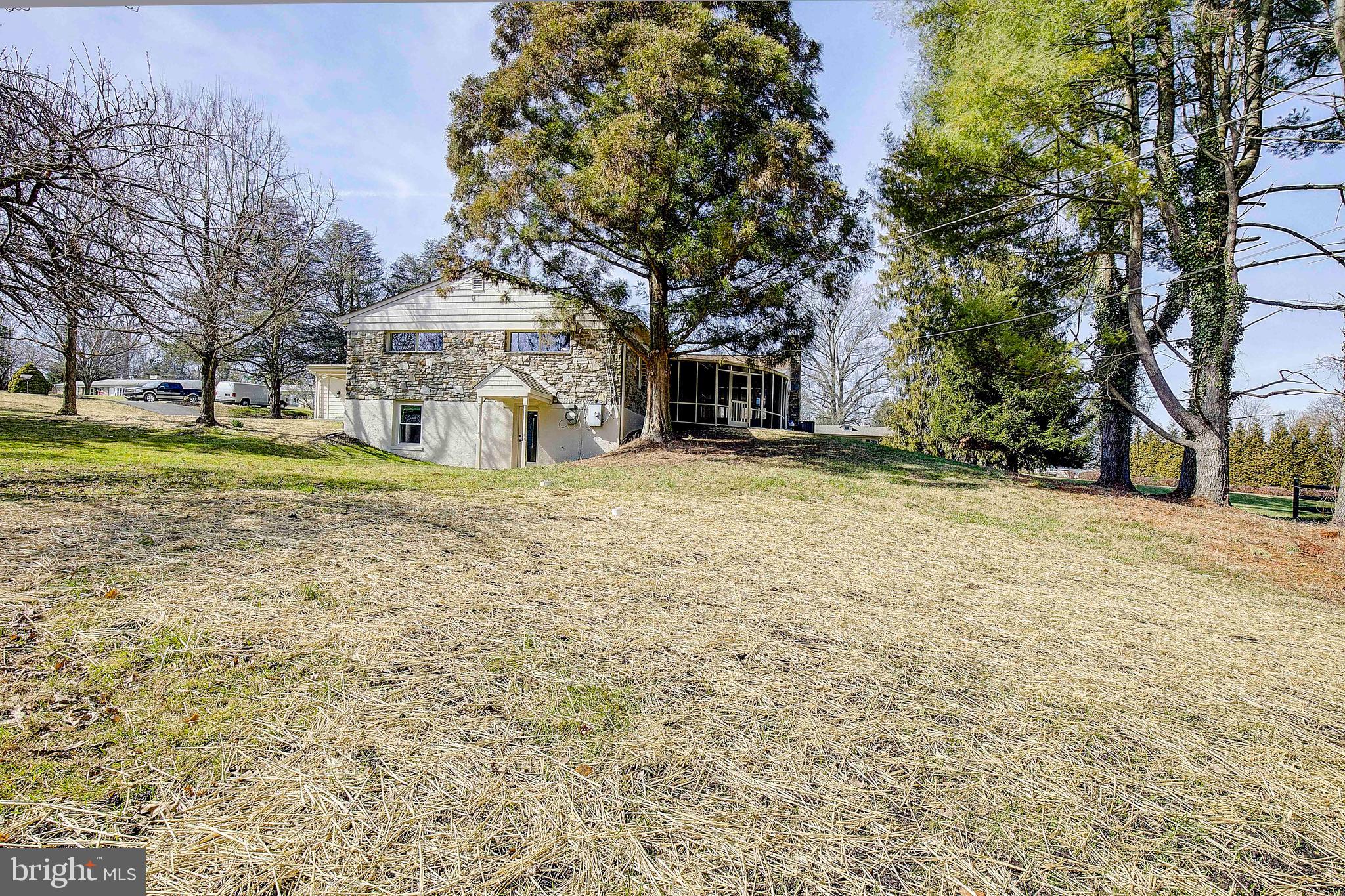 HAMPTON VILLAGE - Residential