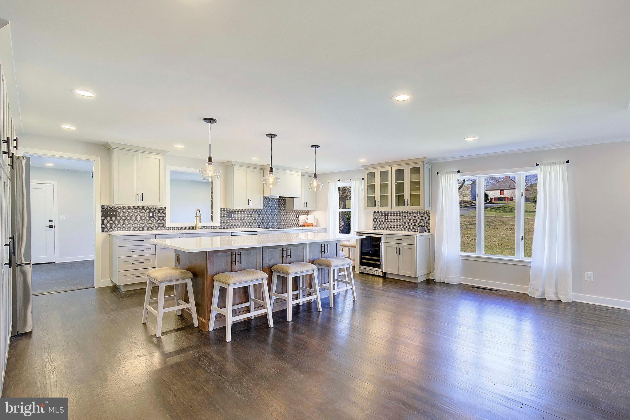 HAMPTON VILLAGE - Residential