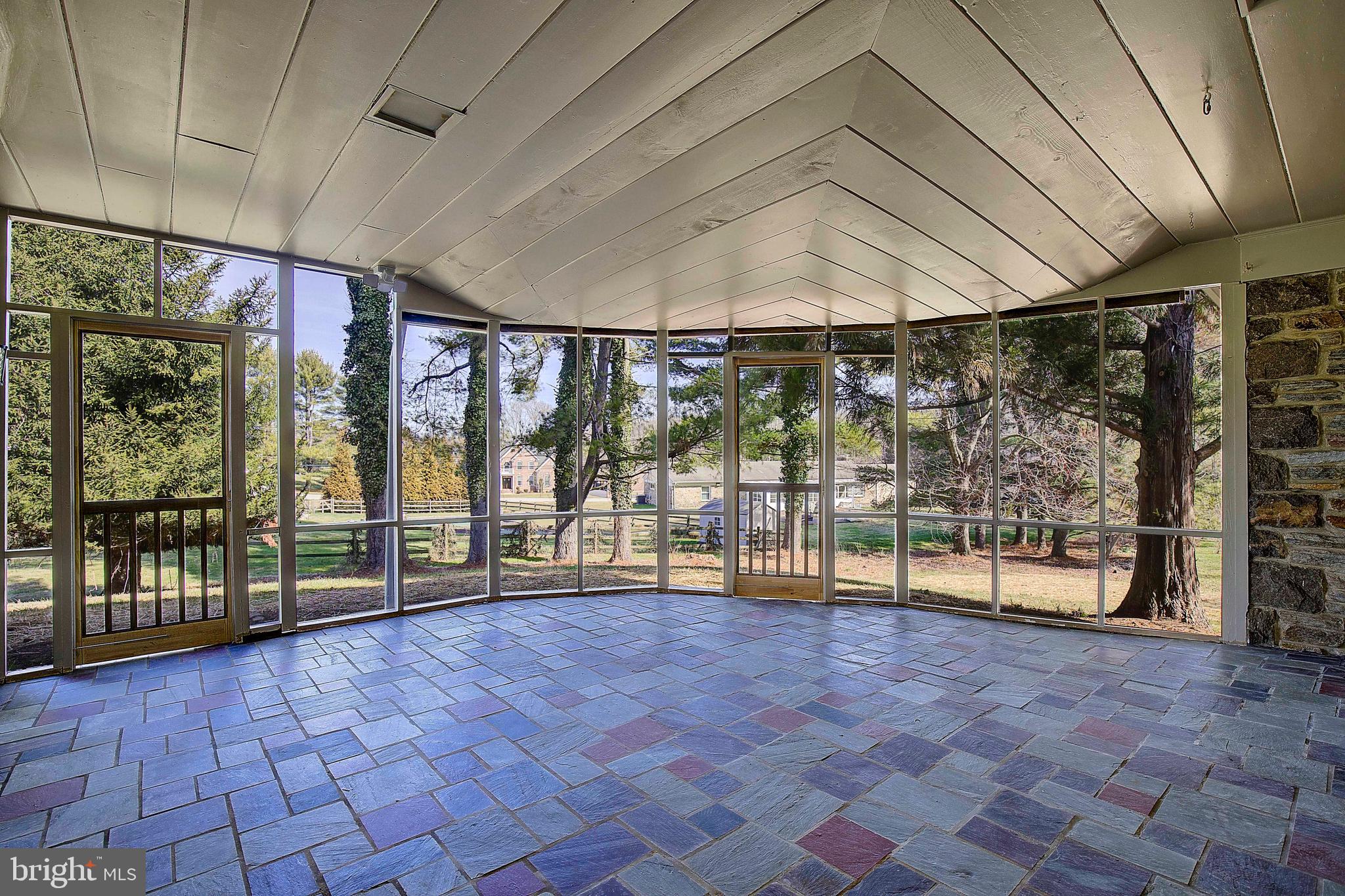 HAMPTON VILLAGE - Residential