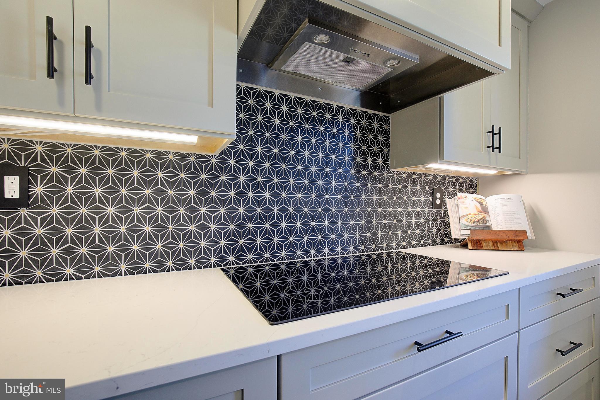 HAMPTON VILLAGE - Residential