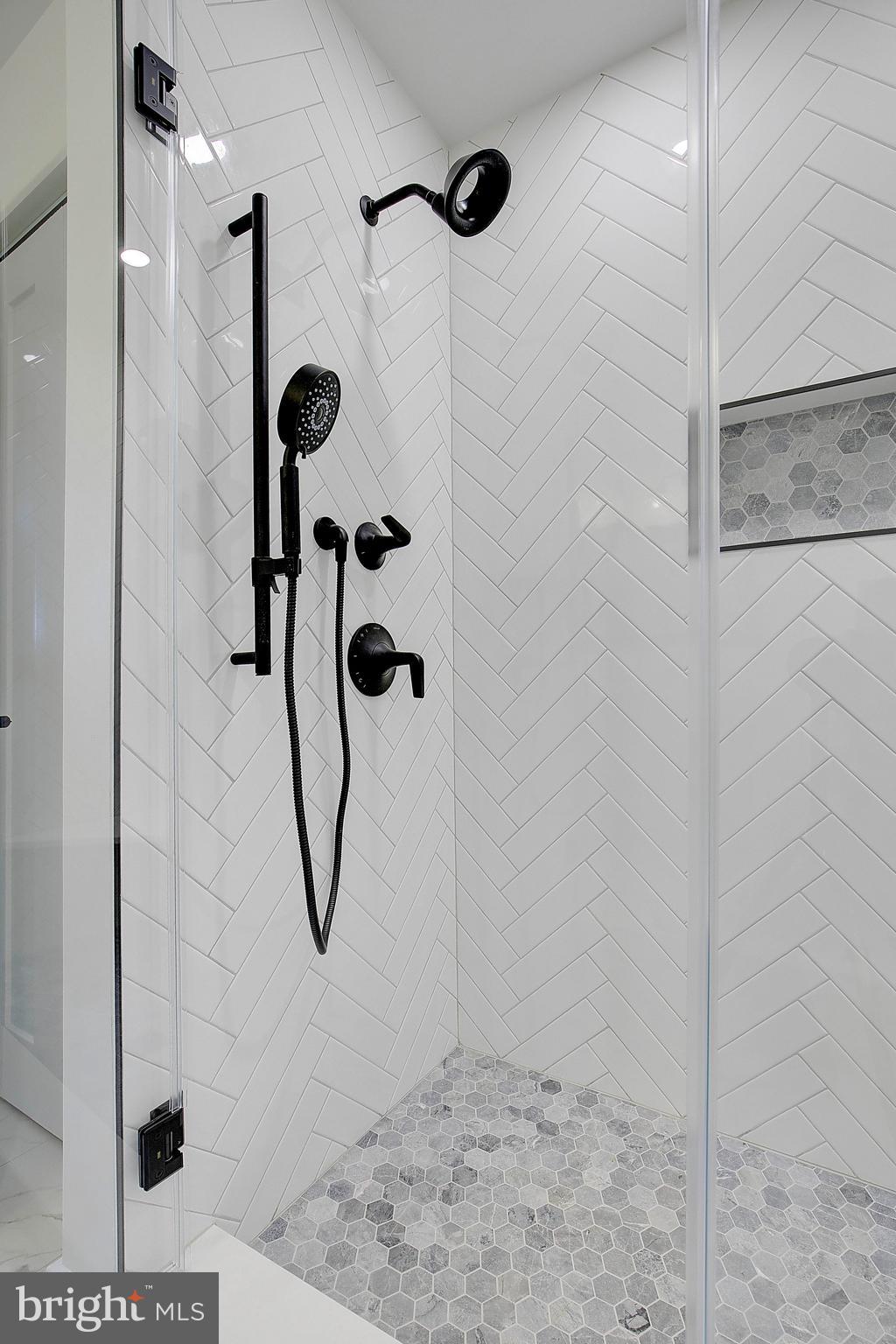 HAMPTON VILLAGE - Residential