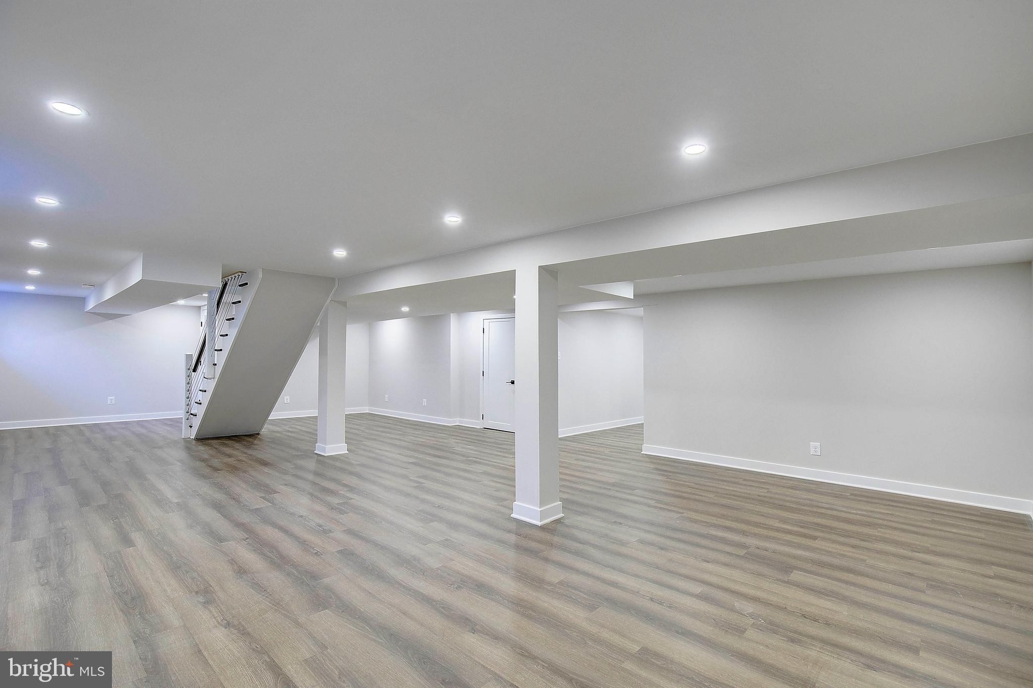 HAMPTON VILLAGE - Residential