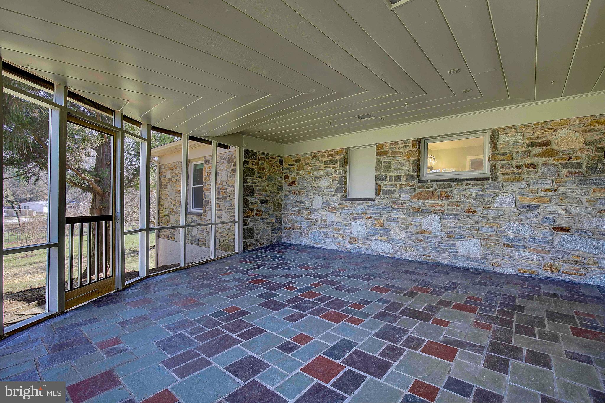 HAMPTON VILLAGE - Residential